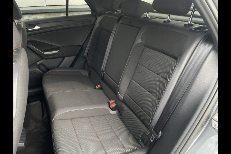 Volkswagen T-Roc 1.5 TSI Sport LED | Trekhaak | Carplay | Camera | Virtual Cockpit | PDC