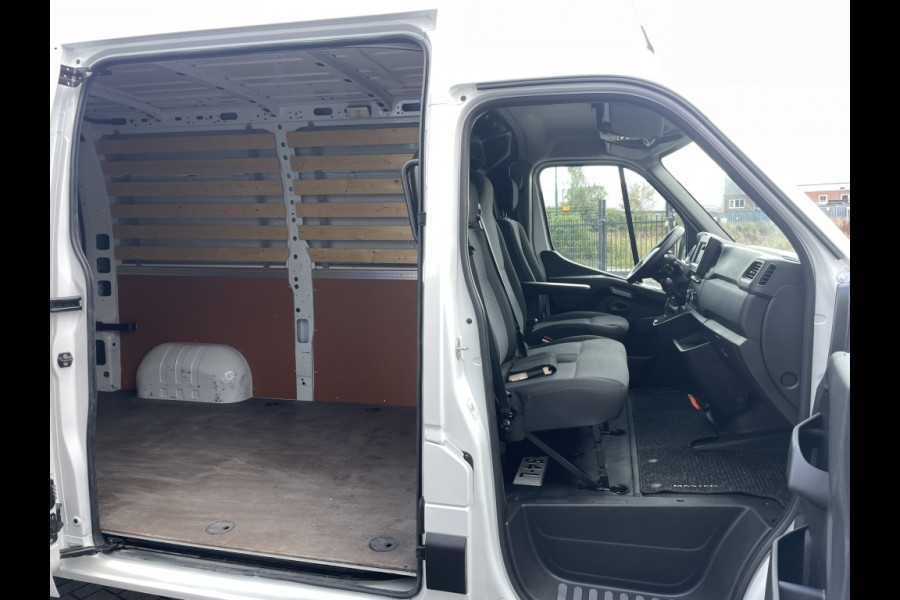 Renault Master T35 2.3dCi 136PK L2H2 Airco | Navigatie