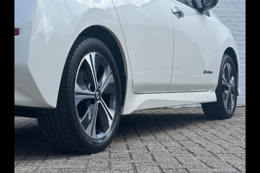 Nissan Leaf Tekna 40 kWh Leder Camera Carplay Adaptive cruise Navigatie