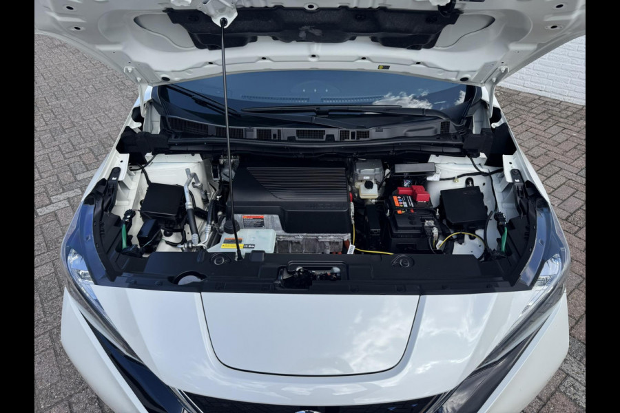 Nissan Leaf Tekna 40 kWh Leder Camera Carplay Adaptive cruise Navigatie