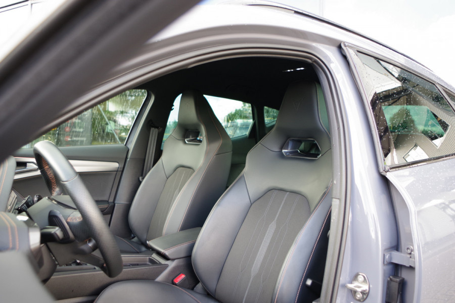 CUPRA Formentor 1.4 e-Hybrid VZ Copper Edition 245 PK PHEV, Adap. Cruise Control, Winterpakket, Carplay,