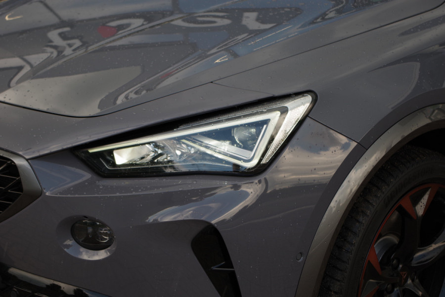 CUPRA Formentor 1.4 e-Hybrid VZ Copper Edition 245 PK PHEV, Adap. Cruise Control, Winterpakket, Carplay,