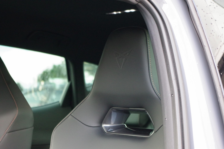 CUPRA Formentor 1.4 e-Hybrid VZ Copper Edition 245 PK PHEV, Adap. Cruise Control, Winterpakket, Carplay,