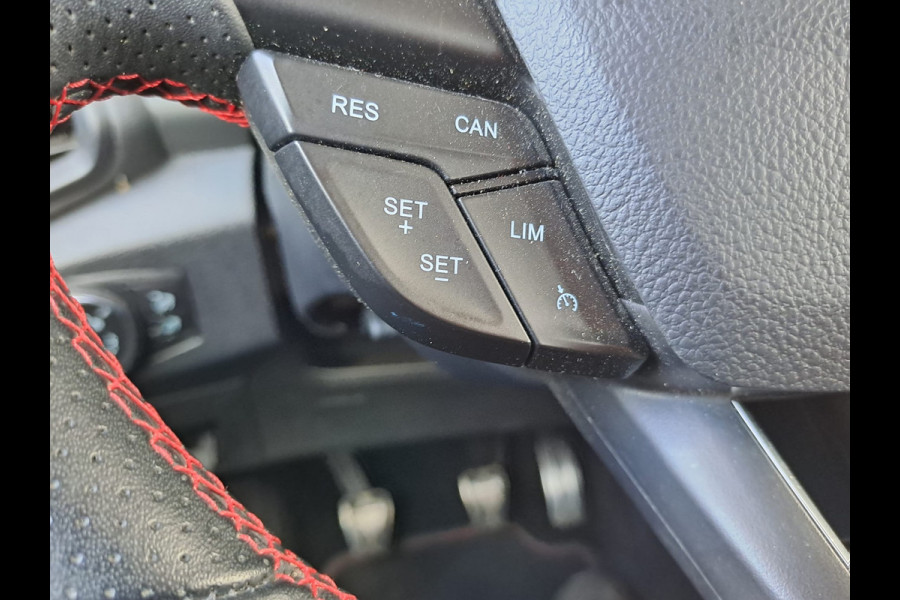 Ford EcoSport 1.0 EcoBoost ST-Line | Airco | Trekhaak | Stoel- en stuurverwarming | Xenon | App-connect |