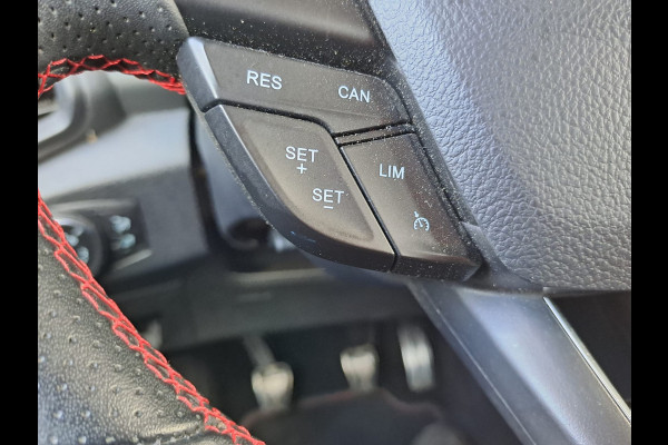 Ford EcoSport 1.0 EcoBoost ST-Line | Airco | Trekhaak | Stoel- en stuurverwarming | Xenon | App-connect |