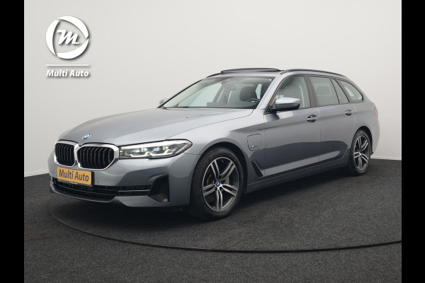 BMW 5 Serie Touring 530e Executive Plug In Hybrid 293pk Dealer O.H PHEV | Panodak | Harman Kardon | Camera | Lederen Bekleding | Navi Pro | Apple Carplay | M Sportstuur | 18"L.M | Sfeerverlichting |