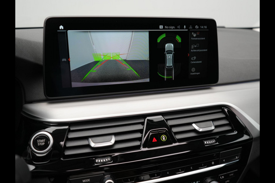 BMW 5 Serie Touring 530e Executive Plug In Hybrid 293pk Dealer O.H PHEV | Panodak | Harman Kardon | Camera | Lederen Bekleding | Navi Pro | Apple Carplay | M Sportstuur | 18"L.M | Sfeerverlichting |