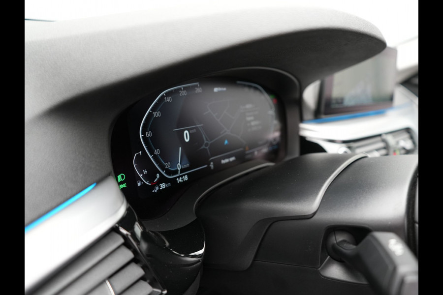 BMW 5 Serie Touring 530e Executive Plug In Hybrid 293pk Dealer O.H PHEV | Panodak | Harman Kardon | Camera | Lederen Bekleding | Navi Pro | Apple Carplay | M Sportstuur | 18"L.M | Sfeerverlichting |