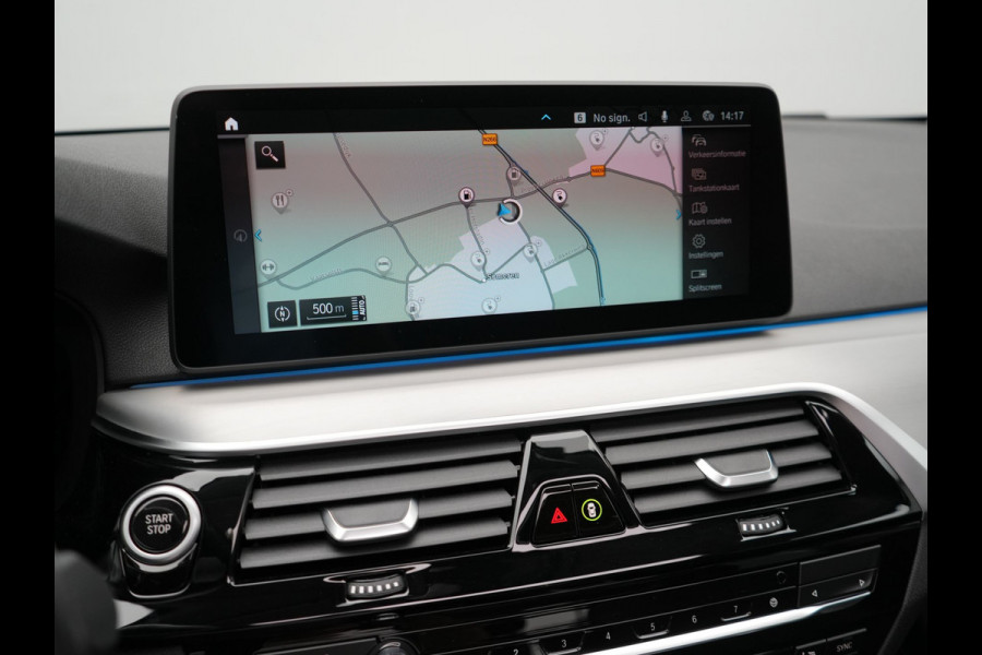BMW 5 Serie Touring 530e Executive Plug In Hybrid 293pk Dealer O.H PHEV | Panodak | Harman Kardon | Camera | Lederen Bekleding | Navi Pro | Apple Carplay | M Sportstuur | 18"L.M | Sfeerverlichting |