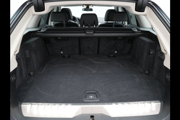 BMW 5 Serie Touring 530e Executive Plug In Hybrid 293pk Dealer O.H PHEV | Panodak | Harman Kardon | Camera | Lederen Bekleding | Navi Pro | Apple Carplay | M Sportstuur | 18"L.M | Sfeerverlichting |