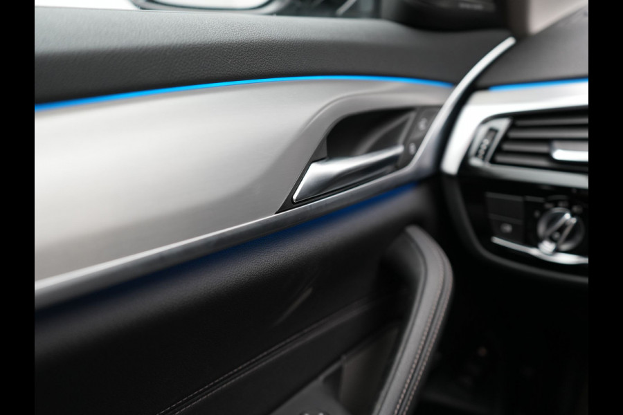 BMW 5 Serie Touring 530e Executive Plug In Hybrid 293pk Dealer O.H PHEV | Panodak | Harman Kardon | Camera | Lederen Bekleding | Navi Pro | Apple Carplay | M Sportstuur | 18"L.M | Sfeerverlichting |