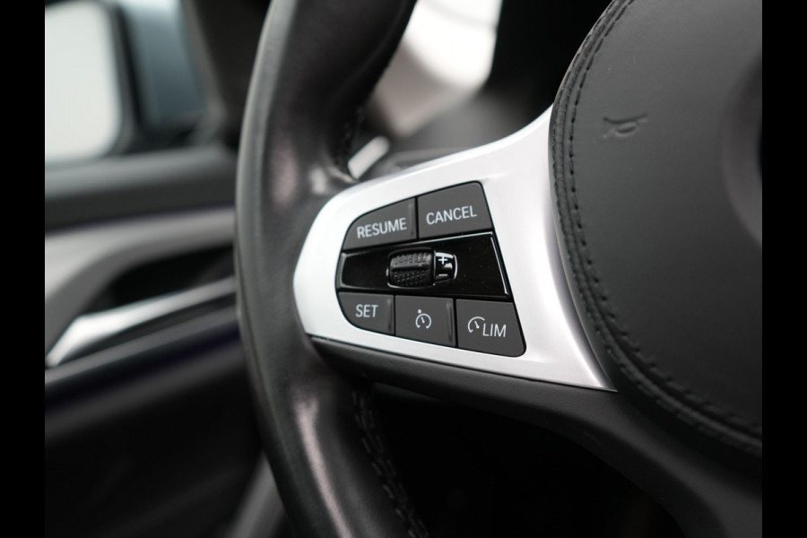BMW 5 Serie Touring 530e Executive Plug In Hybrid 293pk Dealer O.H PHEV | Panodak | Harman Kardon | Camera | Lederen Bekleding | Navi Pro | Apple Carplay | M Sportstuur | 18"L.M | Sfeerverlichting |