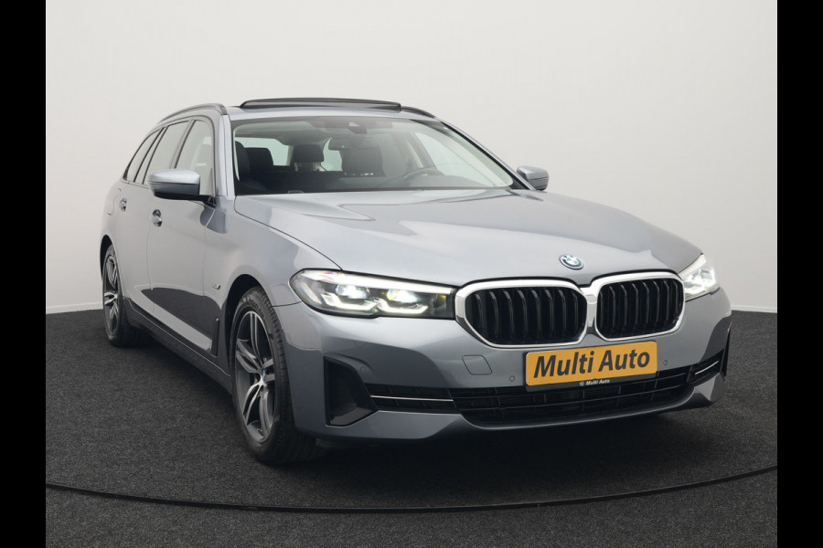 BMW 5 Serie Touring 530e Executive Plug In Hybrid 293pk Dealer O.H PHEV | Panodak | Harman Kardon | Camera | Lederen Bekleding | Navi Pro | Apple Carplay | M Sportstuur | 18"L.M | Sfeerverlichting |