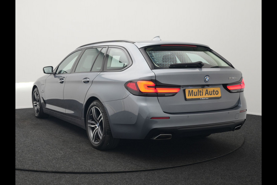 BMW 5 Serie Touring 530e Executive Plug In Hybrid 293pk Dealer O.H PHEV | Panodak | Harman Kardon | Camera | Lederen Bekleding | Navi Pro | Apple Carplay | M Sportstuur | 18"L.M | Sfeerverlichting |