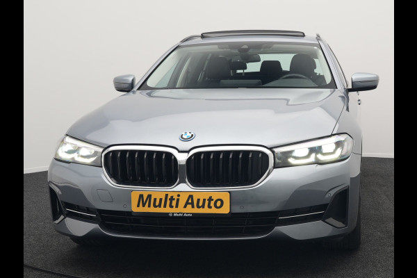 BMW 5 Serie Touring 530e Executive Plug In Hybrid 293pk Dealer O.H PHEV | Panodak | Harman Kardon | Camera | Lederen Bekleding | Navi Pro | Apple Carplay | M Sportstuur | 18"L.M | Sfeerverlichting |