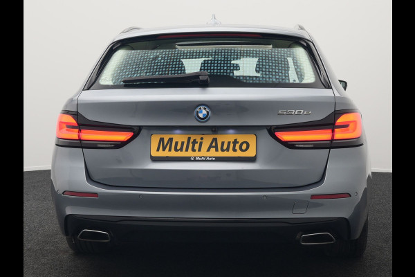 BMW 5 Serie Touring 530e Executive Plug In Hybrid 293pk Dealer O.H PHEV | Panodak | Harman Kardon | Camera | Lederen Bekleding | Navi Pro | Apple Carplay | M Sportstuur | 18"L.M | Sfeerverlichting |