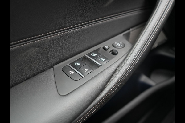 BMW 5 Serie Touring 530e Executive Plug In Hybrid 293pk Dealer O.H PHEV | Panodak | Harman Kardon | Camera | Lederen Bekleding | Navi Pro | Apple Carplay | M Sportstuur | 18"L.M | Sfeerverlichting |
