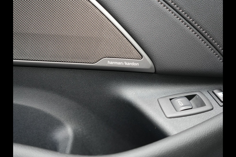 BMW 5 Serie Touring 530e Executive Plug In Hybrid 293pk Dealer O.H PHEV | Panodak | Harman Kardon | Camera | Lederen Bekleding | Navi Pro | Apple Carplay | M Sportstuur | 18"L.M | Sfeerverlichting |