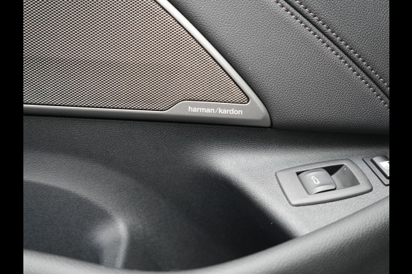BMW 5 Serie Touring 530e Executive Plug In Hybrid 293pk Dealer O.H PHEV | Panodak | Harman Kardon | Camera | Lederen Bekleding | Navi Pro | Apple Carplay | M Sportstuur | 18"L.M | Sfeerverlichting |