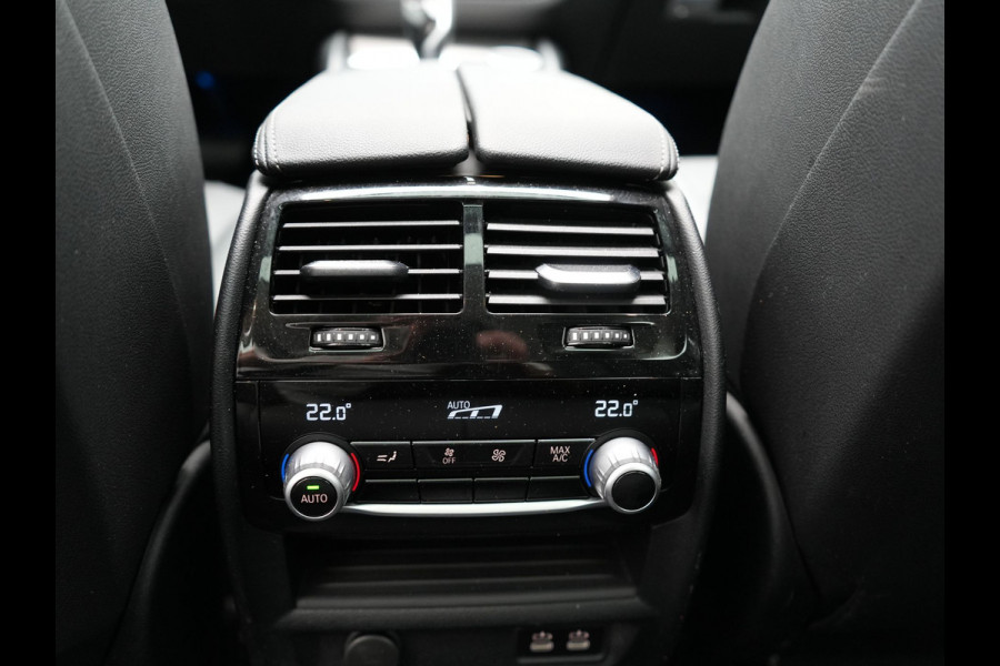 BMW 5 Serie Touring 530e Executive Plug In Hybrid 293pk Dealer O.H PHEV | Panodak | Harman Kardon | Camera | Lederen Bekleding | Navi Pro | Apple Carplay | M Sportstuur | 18"L.M | Sfeerverlichting |