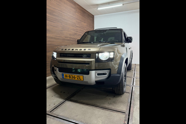 Land Rover Defender 110 2.0 D200 110 | Pano | PPF | Meridian | Trekhaak | Carplay