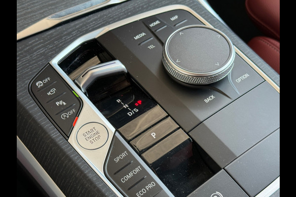 BMW 3-serie 320i M-Sport Laser|Adap Cruise|HuD|Leder|Fabrieksgarantie