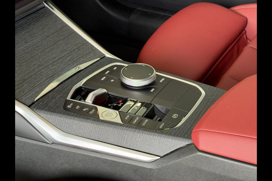 BMW 3-serie 320i M-Sport Laser|Adap Cruise|HuD|Leder|Fabrieksgarantie