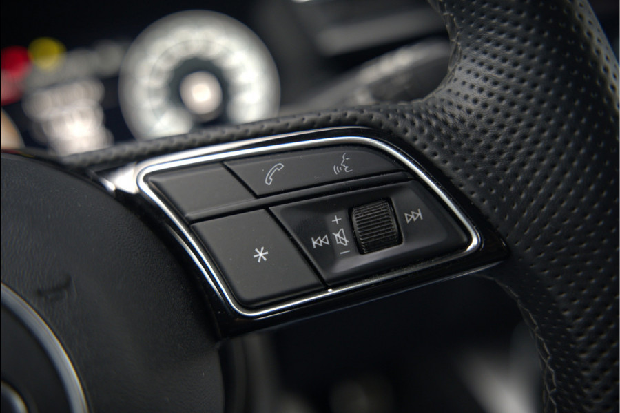 Audi A3 Sportback 45 TFSI e S edition Competition | S-Line | RS Seats | Stoelverwarming | Camera | Navigatie | Cruise Control | LED | Keyless | Virtual Cockpit | Apple Carplay | Parkeersensoren |