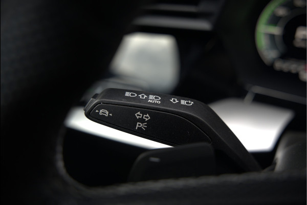Audi A3 Sportback 45 TFSI e S edition Competition | S-Line | RS Seats | Stoelverwarming | Camera | Navigatie | Cruise Control | LED | Keyless | Virtual Cockpit | Apple Carplay | Parkeersensoren |