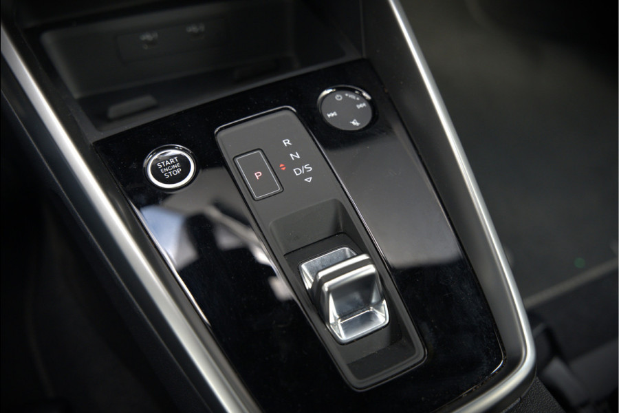 Audi A3 Sportback 45 TFSI e S edition Competition | S-Line | RS Seats | Stoelverwarming | Camera | Navigatie | Cruise Control | LED | Keyless | Virtual Cockpit | Apple Carplay | Parkeersensoren |