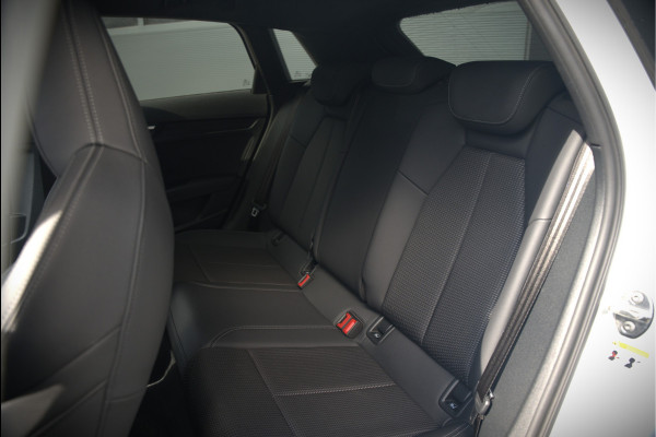 Audi A3 Sportback 45 TFSI e S edition Competition | S-Line | RS Seats | Stoelverwarming | Camera | Navigatie | Cruise Control | LED | Keyless | Virtual Cockpit | Apple Carplay | Parkeersensoren |