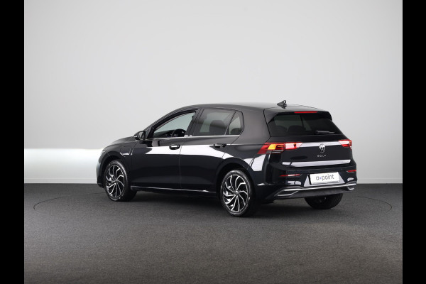 Volkswagen Golf 1.4 eHybrid Style 204 pk Automaat (DSG) | Navigatie | Elektr. trekhaak | Parkeersensoren | Achteruitrijcamera | Adaptieve cruise control | Stoelverwarming |