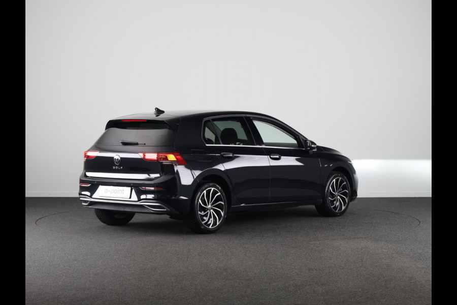 Volkswagen Golf 1.4 eHybrid Style 204 pk Automaat (DSG) | Navigatie | Elektr. trekhaak | Parkeersensoren | Achteruitrijcamera | Adaptieve cruise control | Stoelverwarming |