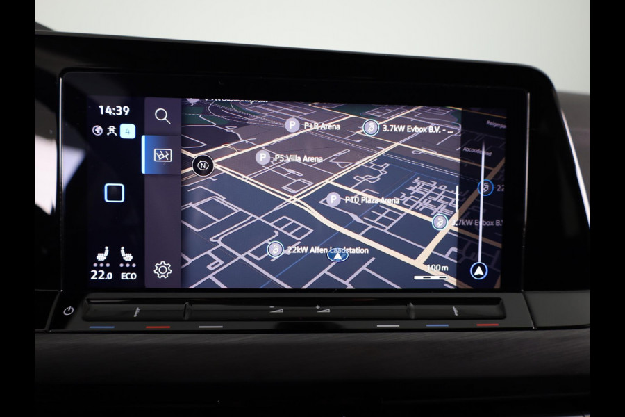 Volkswagen Golf 1.4 eHybrid Style 204 pk Automaat (DSG) | Navigatie | Elektr. trekhaak | Parkeersensoren | Achteruitrijcamera | Adaptieve cruise control | Stoelverwarming |