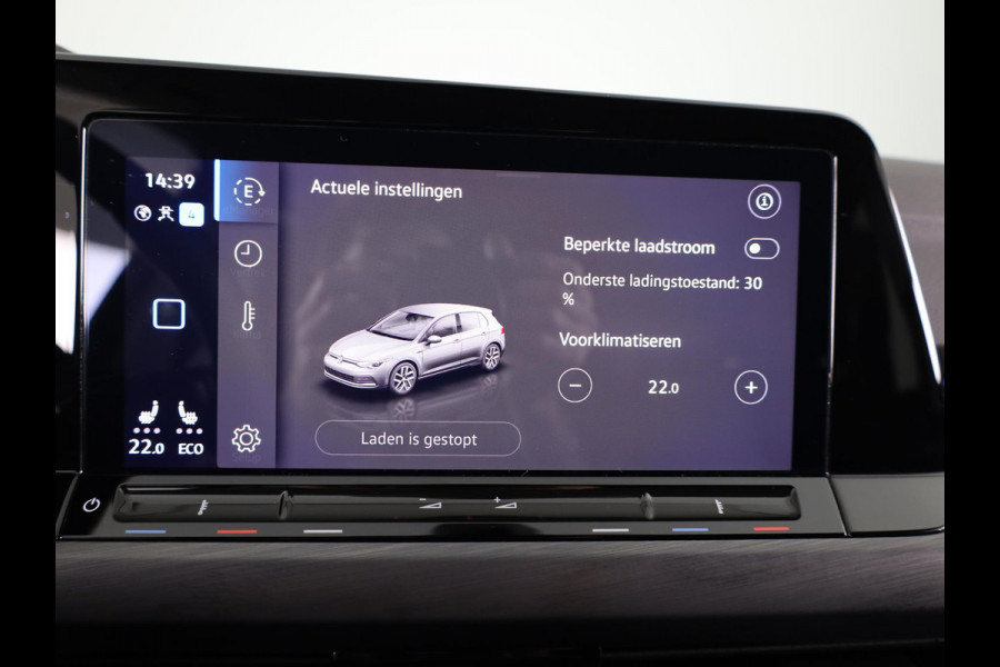 Volkswagen Golf 1.4 eHybrid Style 204 pk Automaat (DSG) | Navigatie | Elektr. trekhaak | Parkeersensoren | Achteruitrijcamera | Adaptieve cruise control | Stoelverwarming |