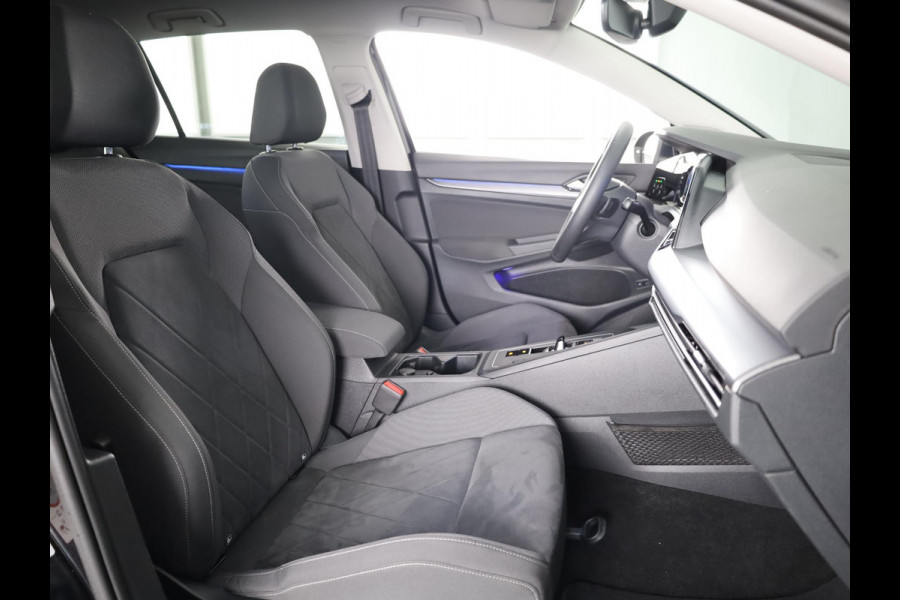 Volkswagen Golf 1.4 eHybrid Style 204 pk Automaat (DSG) | Navigatie | Elektr. trekhaak | Parkeersensoren | Achteruitrijcamera | Adaptieve cruise control | Stoelverwarming |