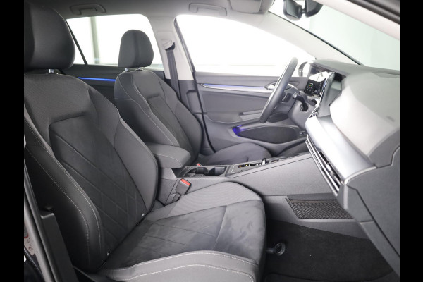 Volkswagen Golf 1.4 eHybrid Style 204 pk Automaat (DSG) | Navigatie | Elektr. trekhaak | Parkeersensoren | Achteruitrijcamera | Adaptieve cruise control | Stoelverwarming |