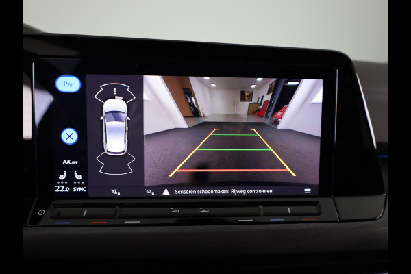 Volkswagen Golf 1.4 eHybrid Style 204 pk Automaat (DSG) | Navigatie | Elektr. trekhaak | Parkeersensoren | Achteruitrijcamera | Adaptieve cruise control | Stoelverwarming |