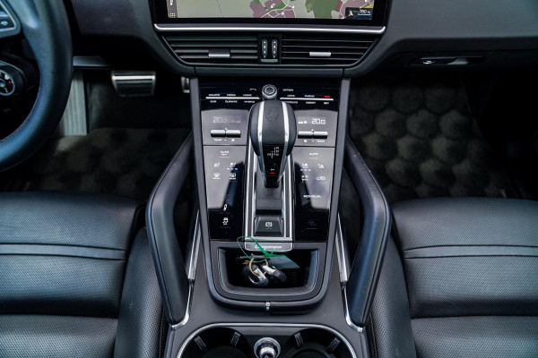 Porsche Cayenne Coupé 4.0 Turbo S E-Hybrid | Origineel NL | Dealer onderhouden | Keramisch | Achterasbesturing | Burmester | ACC