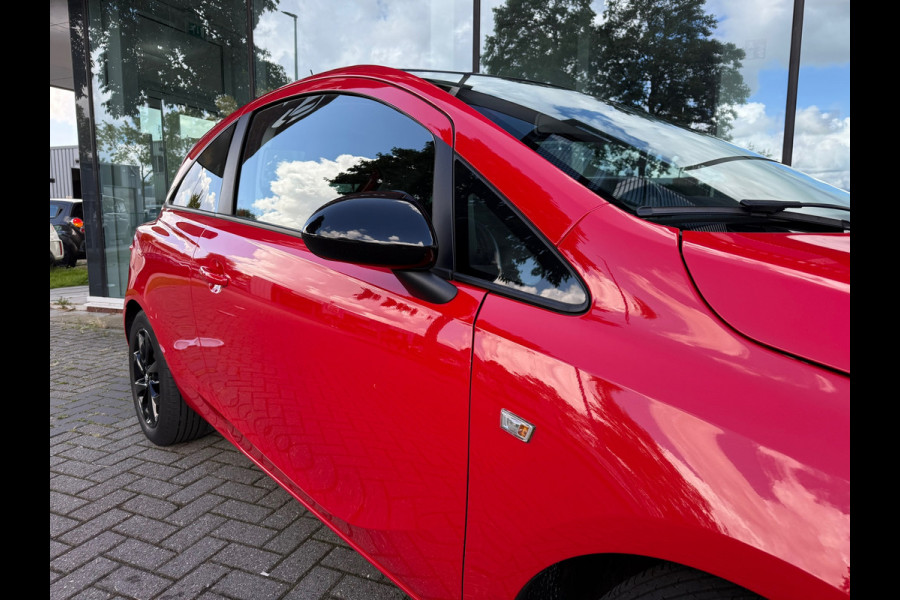 Opel Corsa 1.4 Black Edition - Navi - Parkeerhulp - Airco - Org.NL