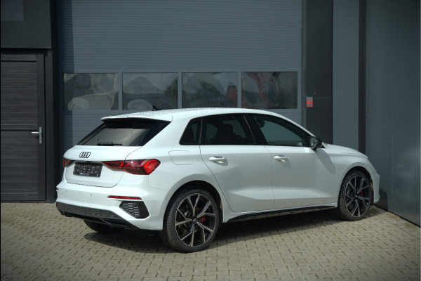 Audi A3 Sportback 45 TFSI e S edition Competition | S-Line | RS Seats | Stoelverwarming | Camera | Navigatie | Cruise Control | LED | Keyless | Virtual Cockpit | Apple Carplay | Parkeersensoren |