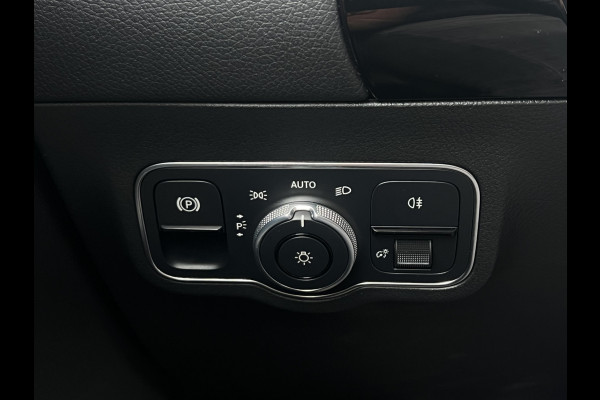 Mercedes-Benz GLA 200 AMG Line | Trekhaak | Pano | Burmester | Night Pakket