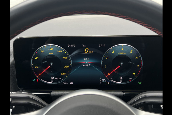 Mercedes-Benz GLA 200 AMG Line | Trekhaak | Pano | Burmester | Night Pakket