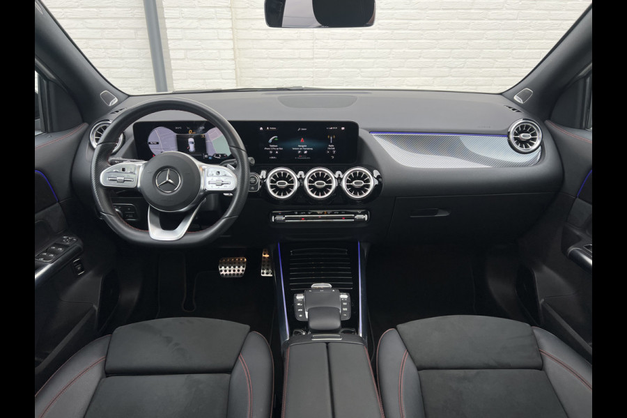 Mercedes-Benz GLA 200 AMG Line | Trekhaak | Pano | Burmester | Night Pakket