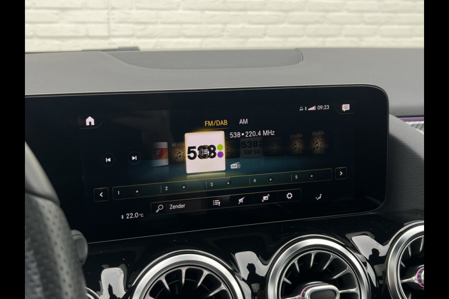 Mercedes-Benz GLA 200 AMG Line | Trekhaak | Pano | Burmester | Night Pakket