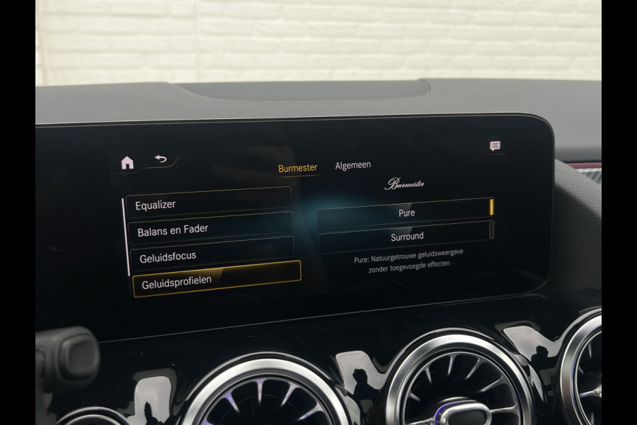 Mercedes-Benz GLA 200 AMG Line | Trekhaak | Pano | Burmester | Night Pakket