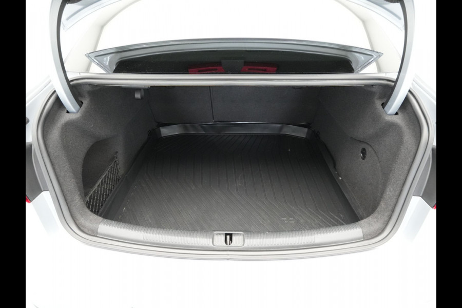 Audi A3 Limousine 1.5 TFSI CoD 150pk S-Tronic Sport S-Line Edition Navigatie Hill hold Led Pdc Clima 185