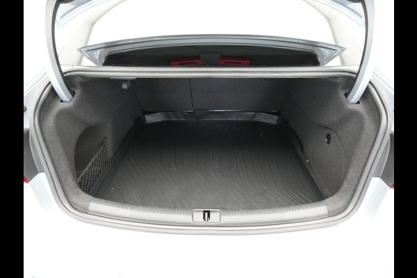 Audi A3 Limousine 1.5 TFSI CoD 150pk S-Tronic Sport S-Line Edition Navigatie Hill hold Led Pdc Clima 185