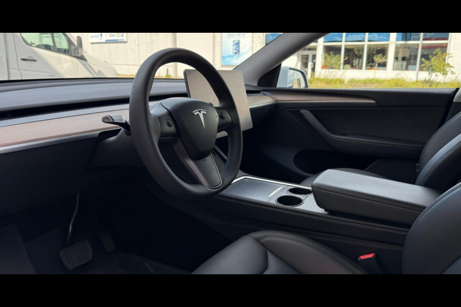 Tesla Model Y RWD 58 kWh