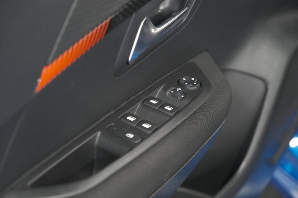 Peugeot e-208 EV Active 50 kWh | Navigatie | Apple Carplay | Climate Control